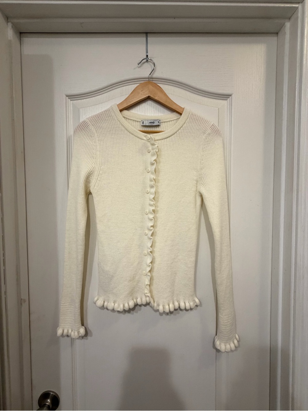 MNG Mango Ivory Ribbed Ruffle Trim Button Cardigan Women’s Small